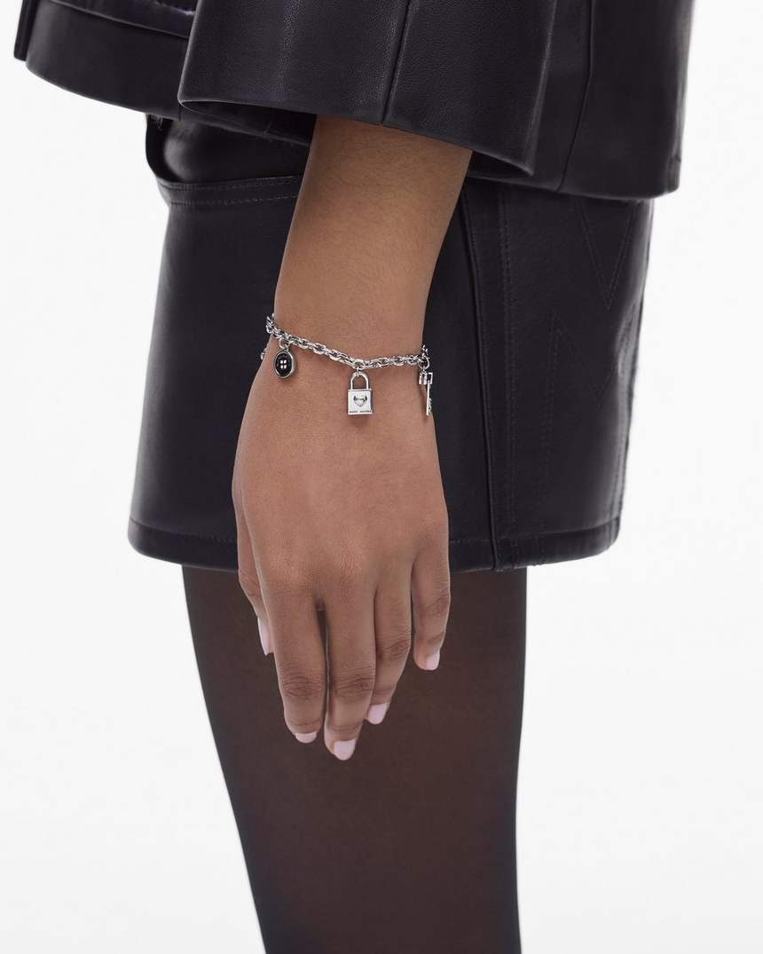 armband met knoopbedeltje