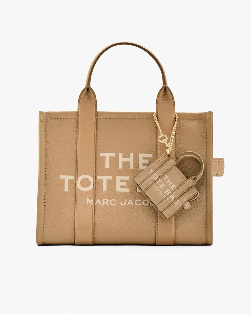 de nano tote bag charm