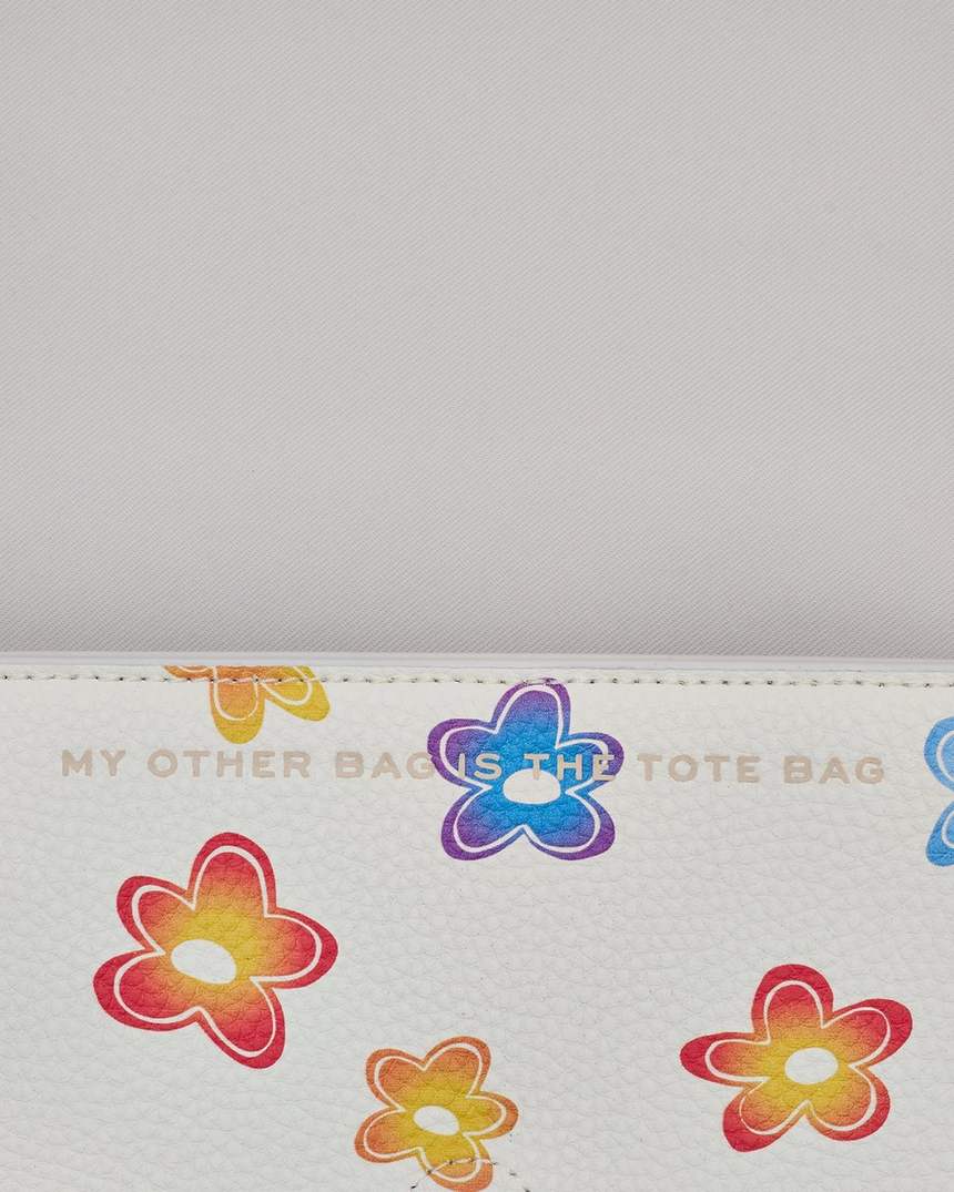 de mini-tas met wilde madeliefjes