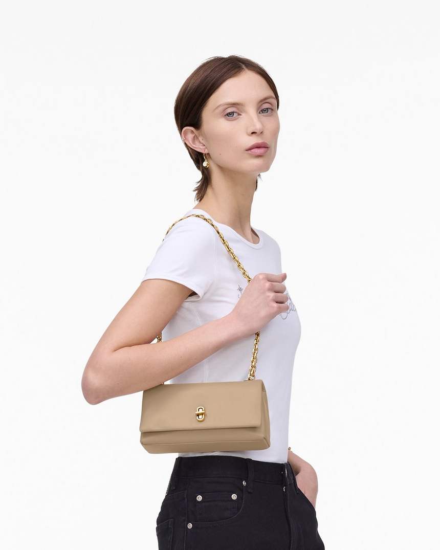 de mini-tas met dubbele ketting