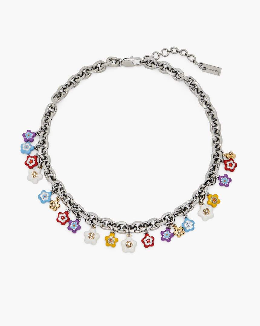 de ketting met wilde madeliefjes
