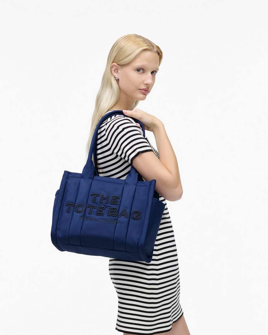 de puffy nylon medium tote bag